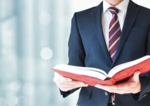 専門性と信頼性–宅建士資格保有の行政書士が担当